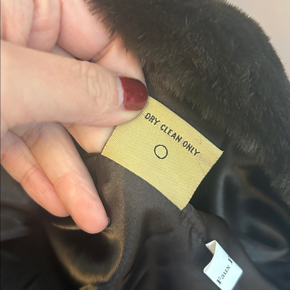 Midnight Velvet Faux Fur Jacket Hook Closure Sleeve and Hem Detail Size Large - Picture 9 of 12